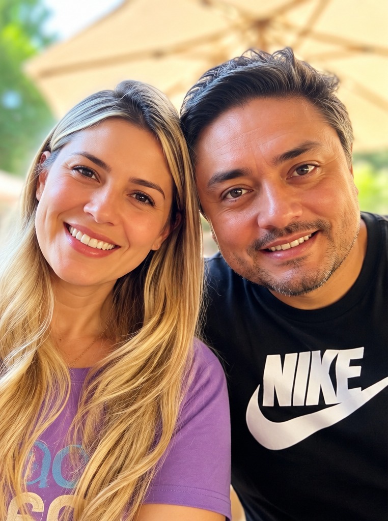 Elison e Vanessa sorrindo lado a lado.